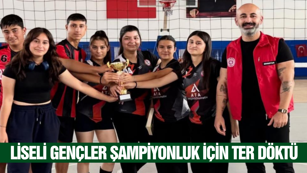 Cumhuriyet coşkusu voleybolla taçlandı
