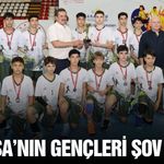 Manisa’nın genç voleybolcularından Türkiye ikinciliği