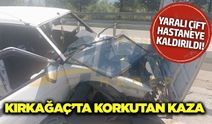 Kırkağaç'ta otomobil bariyerlere çarptı, 2 yaralı