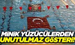 Manisa'da minik yüzücülerin gösterisi, izleyicilerden tam not aldı!