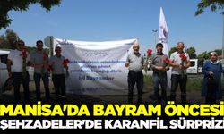 Manisa'da Bayram Öncesi Şehzadeler  İlçesi Kabristan Ziyaretçilerine Karanfil Dağıtıldı