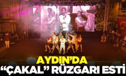 Ünlü sanatçı Çakal'dan festivale renk katan performans!