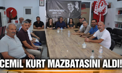 CHP Selendi'de yeni başkan Cemil Kurt mazbatasını aldı