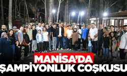 Yunusemre Belediyespor U17 şampiyonluğu coşkuyla kutladı