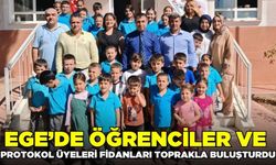 Ege'de öğrenciler fidanları toprakla buluşturdu!