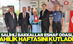Salihli'de yılın ahi beratı 45 yıllık bakkala verildi