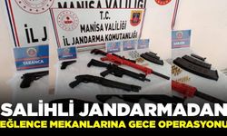 Salihli'de  Eğlence Mekanlarına  Jandarmadan Şafak Operasyonu: Silah, Sahtecilik ve Çocuk İşçiler yakalandı