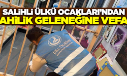 Salihli'de esnafın siftah parası Ülkü Ocakları'ndan!