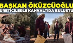 Ahmet Öküzcüoğlu, hem kahvaltı yaptı hem hasada katıldı