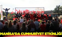 Manisa'da çocuklar cumhuriyet etkinliğinde gönüllerince eğlendi