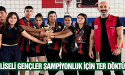 Cumhuriyet coşkusu voleybolla taçlandı