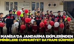 Manisa'da Jandarmadan Miniklere Cumhuriyet Bayramı Sürprizi