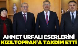 Müdür Urfalı eserlerini Kızıltoprak'a takdim etti
