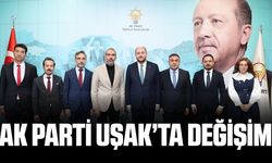 AK Parti Uşak Merkez İlçe Başkanlığı’nda bayrak değişimi