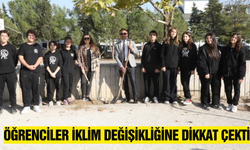 Denizli’de okul bahçesinde fidanlar toprakla buluştu
