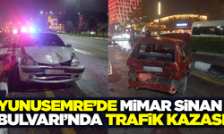Manisa'da Avm önünde iki otomobil çarpıştı: 1 yaralı