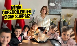 Minik öğrencilerden Milli Eğitim Müdürü'ne ziyaret
