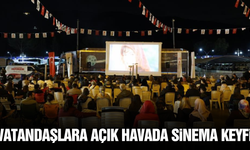 Yunusemre'de açık havada sinemasına yoğun ilgi