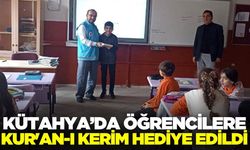 Kütahya'da öğrencilere Kur'an-ı Kerim hediye edildi