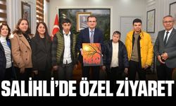 Salihli'de özel öğrencilerden Kaymakam Güldoğan'a ziyaret