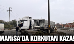 Manisa'da kontrolden çıkan tır refüje çıktı