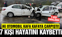 İki otomobil çarpıştı: 7 ölü, 5 yaralı