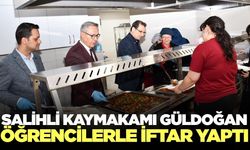 Kaymakam Güldoğan, öğrencilerle aynı sofrada iftar açtı