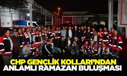 CHP'li gençler temizlik personeliyle iftarda bir araya geldi