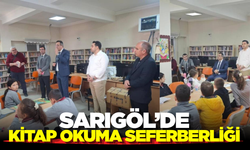 Sarıgöl'de Kaymakam Halil Dalak Öğrencilerle Kitap Okudu