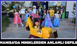 Manisa’da miniklerden geri dönüşüm defilesi