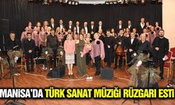 Yunusemre Halk Eğitim korosu’ndan sanat dolu gece