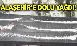 Alaşehir'de dolu yağışı etkili oldu! Çatılar beyaza büründü