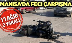 Manisa’da otomobil ile motosiklet çarpıştı: 1’i ağır 2 yaralı