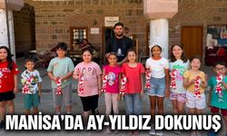 Manisa'da Hacivat-Karagöz Ay-Yıldızın Renkleriyle Hayat Buldu