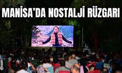 Manisalılar 'Selvi Boylum Al Yazmalım' ile nostalji dolu bir yaz akşamı yaşadı
