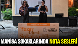 Manisa’da "Akustik Yaz Akşamları" Rüzgarı: Sokak Sanatçıları Vatandaşla Buluştu