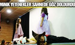 Manisa'da minik oyuncular sahnede göz doldurdu