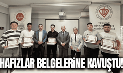 Akhisar'da Hafızlık Belgeleri Öğrencilere Takdim Edildi
