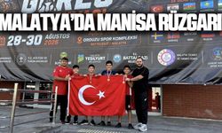 Yunusemreli güreşçiler madalyaları topladı