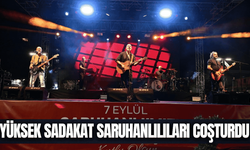 Saruhanlı’da kurtuluş coşkusu Yüksek Sadakat konseriyle zirve yaptı!