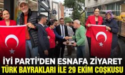Gözde Aytaç, esnafın Cumhuriyet Bayramını kutladı