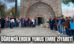 Kula’da üniversite öğrencileri Yunus Emre Türbesi’ni ziyaret etti