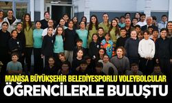 Manisa BBSK’lı Voleybolcular öğrencilerle sahaya indi