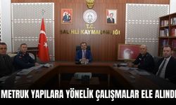 Salihli’de metruk yapılara yönelik çalışmalar sürüyor