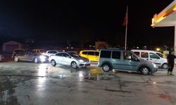 Manisa'da Akaryakıt İstasyonlarında Zam Kuyruğu