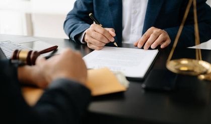 Online Avukatlık: Dijital Dünyada Hukuki Danışmanlığın Yeni Yolu