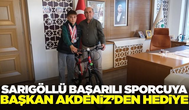 Tahsin Akdeniz, Sarıgöllü sporcuyu makamında ağırladı!