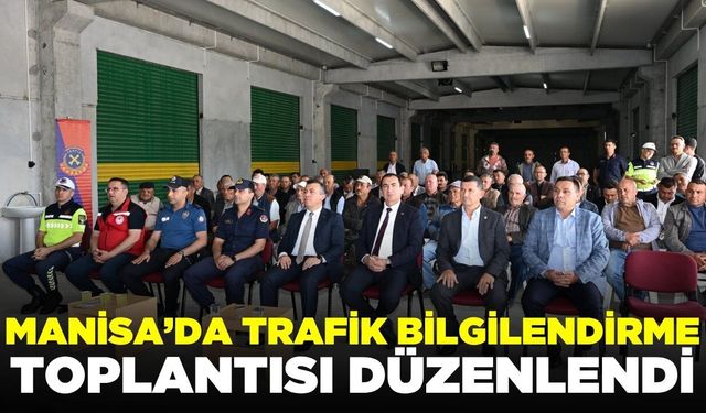 Manisa'da traktör sürücülerine reflektör dağıtıldı