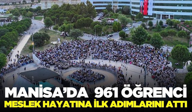 Manisa'da yüzlerce genç mühendis mezun oldu!