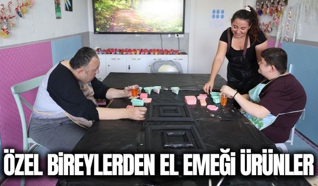 Şehzadeler’de özel bireylerin el emeği ürünleri sergileniyor
